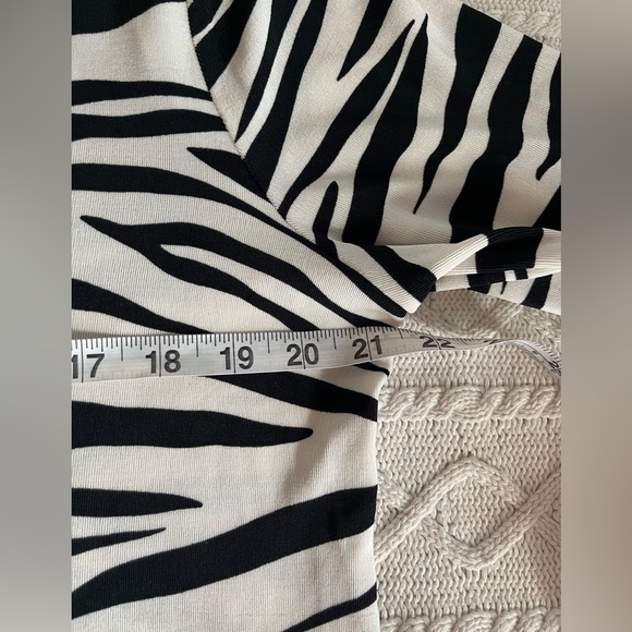 Chico’s Traveler’s Style Black & White Flowy Blouse Women’s Size Large - Picture 12 of 15